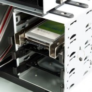 取付け例・・・ケース内3.5インチシャドウベイに取り付け(側面ネジ止め)